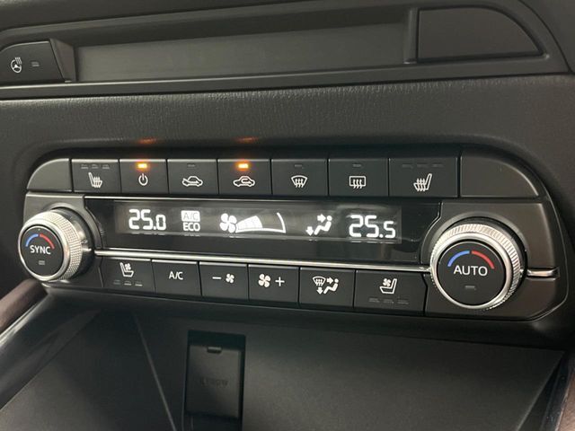 【シートヒーター】寒い日に重宝するシートヒーター！エアコンより早く温まってくれるので寒がりの人も安心ですね♪エアコンの温風は乾燥するから苦手、という方にもをおすすめです。
