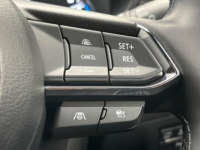 【マツダ・レーダークルーズコントロール】高速道路での長距離走行が楽に！自動で速度を保つクルーズコントロールが、衝突軽減システムと連携し、前方の車両を感知して車間を保つように速度調節してくれます！！
