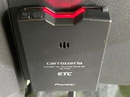 【ETC】高速道路の料金所をストレスなく通過！話題のスポットやサービスエリアに多い「スマートIC」利用時は必須のアイテムです。当店でセットアップを実施、ご納車当日からすぐにご利用いただけます！