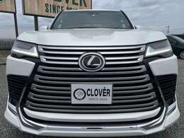 大迫力のフロント