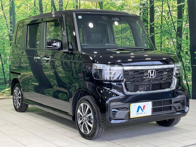 高透明度のガラス皮膜で撥水はもちろん、上質なツヤ・光沢を実現。紫外線や酸性雨から大切な愛車を保護し、色あせ・劣化を防止。「弾スプラッシュコート」、「弾プリミッサコート」からお選びいただけます。