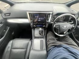 【インパネ全体】全方位で視界が広く、高い目線で運転もしやすいです！