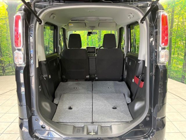 後席を格納すると、これだけの広さが！シーンに合わせたシートアレンジで、大きな荷物も積むことが出来ます♪