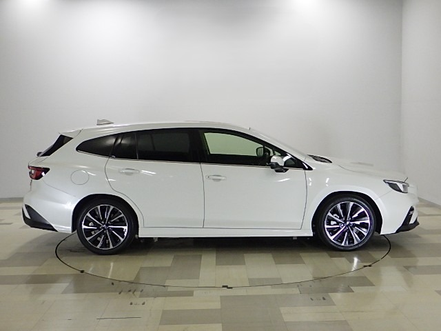 【ご案内】弊社では東京都を基点に算出したお支払額を総額表示しております。東京都以外にお住まいのお客様は、地域により圏外登録納車（輸送）費用が別途必要となります。ご了承お願い致します。