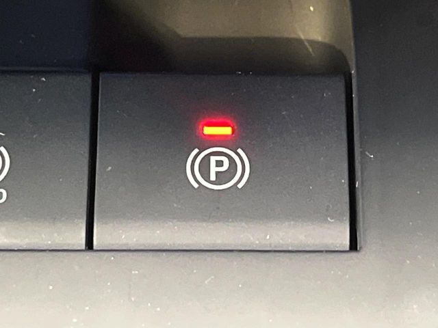 【問合せ：0776-53-4907】【電動パーキングブレーキ】パーキングブレーキは便利な電動式！ボタン一つで操作でき、アクセルを踏めば自動で解除されます