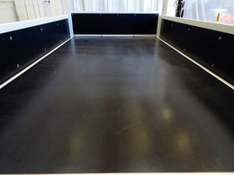 荷台内寸:311×161×38 三方開 床鉄板張り リアアオリチェーン2個