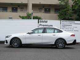 ヤナセBMWはBMW正規ディーラー唯一の全国展開型ディーラーです。東京・名古屋・三重・福岡、全社合わせて200台以上の豊富な品揃え！　お客様のご要望にお応えいたします。