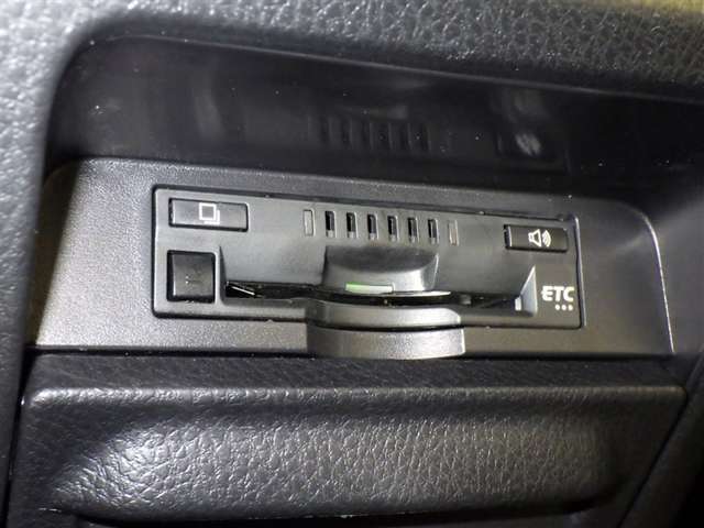 ETC車載器付きです。高速道路の料金所もスムーズに通過できます。