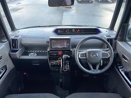 【　オ【インパネ全体】全方位で視界が広く、高い目線で運転もしやすいです！ートエアコン　】車内温度を感知して自動で温度調整をしてくれるのでいつでも快適な車内空間を創り上げます！