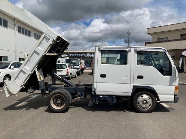 平ボディ・ダンプ・高所作業車・クレーン・冷蔵冷凍車など、車体形状を問わず幅広いジャンルの車両を取り扱っております。車体サイズも小型・中型・大型問いません！ご希望の車両もお探し致します！