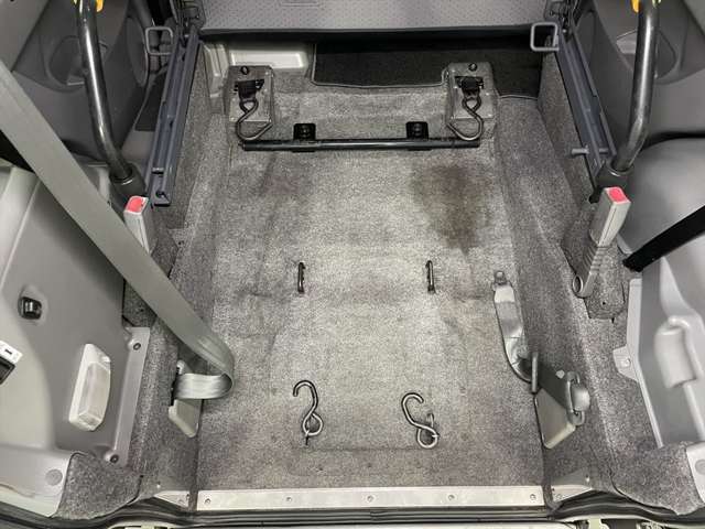 3段階点検を全車徹底して行います。仕入れ時点検・ご購入頂いた後の点検・福祉車両取扱士スペシャリストによる納車前の最終点検の3段階の車両点検をクリアした車両を納車いたします。