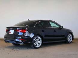 Audi A3 Sedan 30 TFSI sport S line/LED ヘッドライト/アルミホイール 5パラレルスポークデザイン ポリッシュト 8Jx18/スポーツバンパー