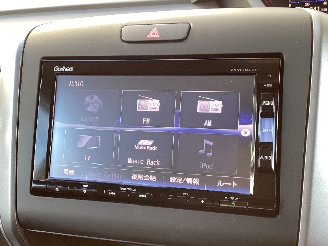 ナビゲーションはギャザズメモリーナビ（VXM-185VFi）を装着しております。AM、FM、CD、DVD再生、Bluetooth、音楽録音再生、フルセグTVがご使用いただけます。