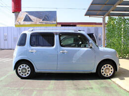 「当社のこだわり」全車8万キロ以内の良質車。走行距離はお車のバロメーターです。当社では8万キロ以上のお車は展示しておりません。なおかつ、メーター管理システムで不正メーターは1台もありません。