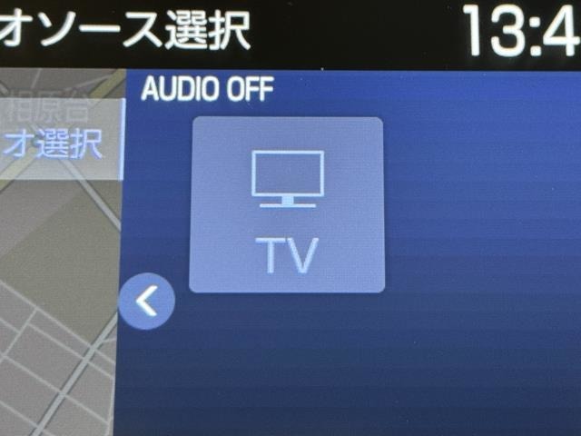 TVが見れるチューナーを装備しています。　新しい車でも付いていないことで、TVが見れない事も多々あるので要チェックです。