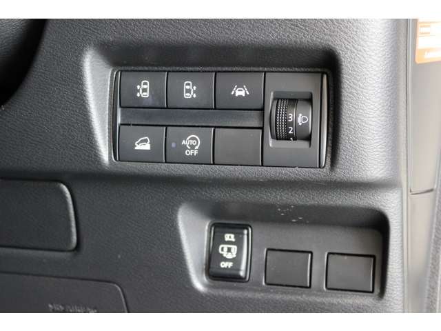 各スイッチ類も操作しやすい位置に配置されております。