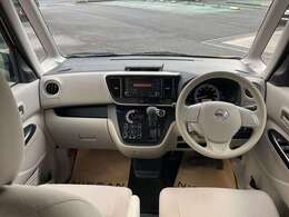 インパネ周りはこのように機能的にまとまっています。もちろんクリーニング済みで、室内もキレイです。