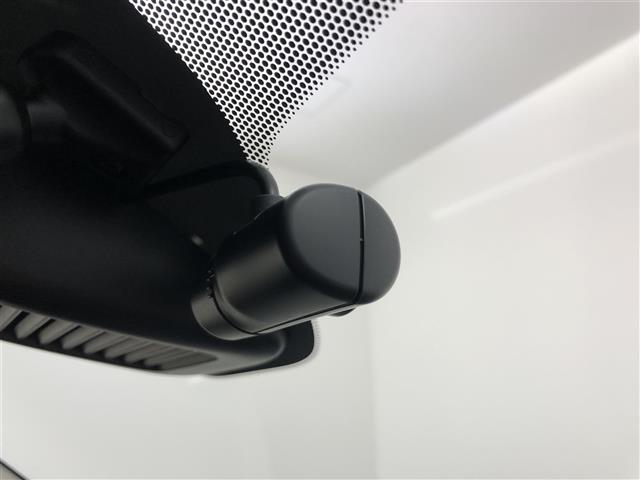 【ドライブレコーダー】映像・音声などの運転中の記録を残します。事故などを起こした起こされた時の証拠になりえますので、もしも時でも安心ですね。