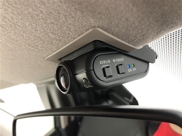 【ドライブレコーダー】映像・音声などの運転中の記録を残します。事故などを起こした起こされた時の証拠になりえますので、もしも時でも安心ですね。