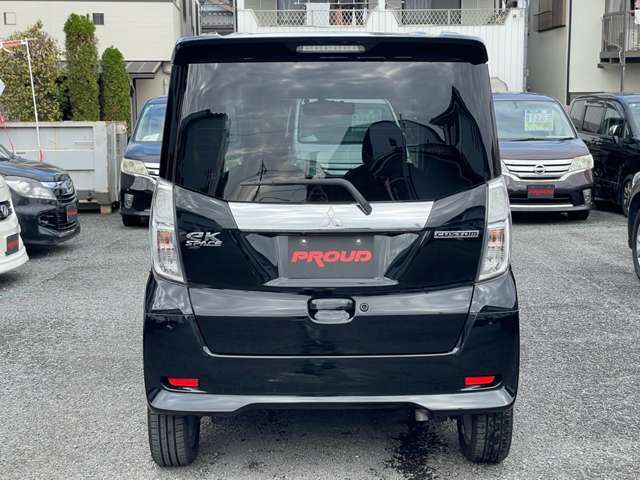 車両入庫チェックでは　エンジン・機関系を初め　電装装備、内装など100項目以上のチェックをしています。　もちろん試乗も行っていますのでご安心下さい。