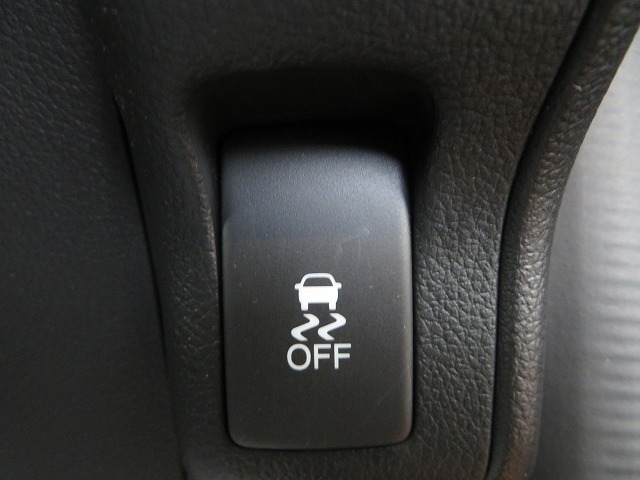 【VSA】予期せぬクルマの横すべりを抑えます。 運転の緊張をゆとりへ変えてくれます。