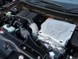 2400CCプラグインハイブリッドエンジン搭載。