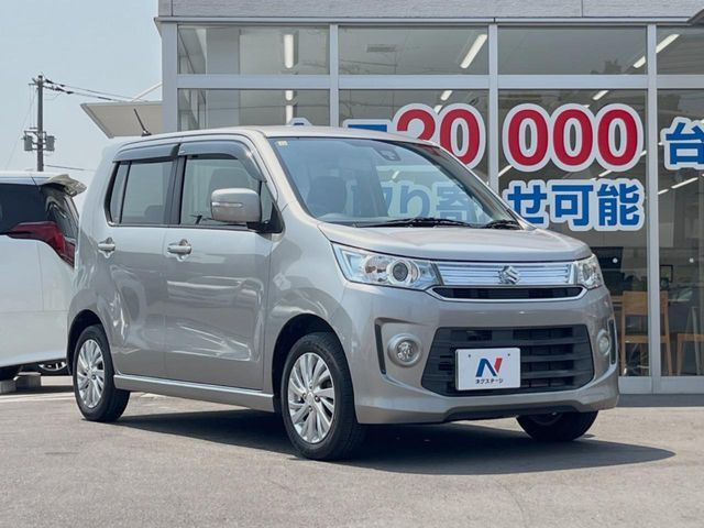 大好評のボディコーティング「弾スプラッシュコート」もご納車までに施工可能。通常のガラスコートと異なる、耐久年数6年の無機質ガラスコーティングが、ボディをキレイな状態に保ってくれます。