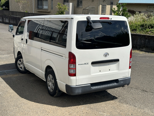 当店では、ハイエースの車両を多数掲載しております。さまざまなモデルや仕様のハイエースをご覧いただけるので、ぜひ一度ご確認してみてはいかがでしょうか。ご希望の条件に合った車両が見つかるかもしれません！