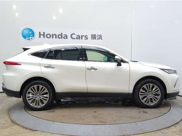 全長474cm、幅185cm、高さ166cmのお車になります。