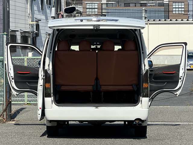 フリップダウンモニター取付も承ります！