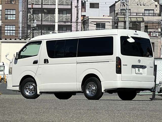 室内長3，715mm！室内幅1，695mm！室内昂1，390mm！乗車定員10名！！