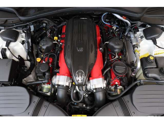 V型8気筒 3，800cc　580HP（カタログ値）