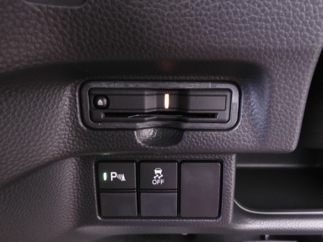 今や必需品の◆ETC車載器　装備車◆　有料道路を利用する際にスムースに通過でき、わずらわしい料金支払いから開放されます！