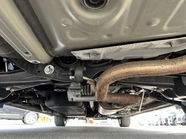 関東・関西方面より直入庫多数！東北地方にて使用している車両に比べ、「下回りの錆」「走行距離」は段違い！高品質に自信あり♪