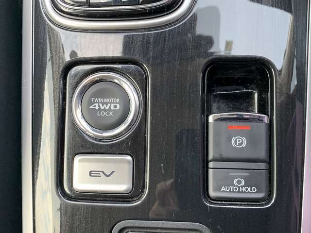 SDナビTV☆Bluetooth☆ETC☆アラウンドビューモニター☆FCM☆LDW☆追従走行☆パドルシフト☆ハーフレザーシート☆パワーシート☆シートヒーター☆ハンドルヒーター☆LEDライト☆試乗OK