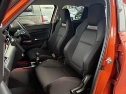 【助手席】きれいな助手席なので家族や友だちに乗ってもらっても安心です！