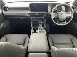 【インパネ全体】全方位で視界が広く、高い目線で運転もしやすいです！