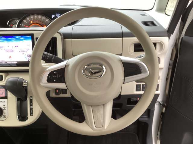 ハンドルを眺めていると運転したい気持ちが高まってくる！