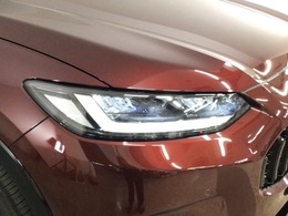 【LEDヘッドライト】大光量で夜道や雨の日の安心感を高めるLEDヘッドライト。周囲の明るさに応じて自動点灯・消灯/ライトの消し忘れも防げるオートライトコントロール付！