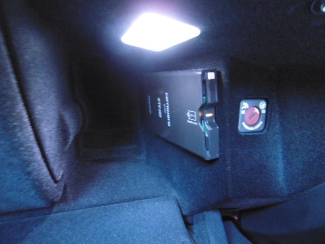 高速道路の料金所をキャッシュレスでスムースに通過できるETCが装着済みです。