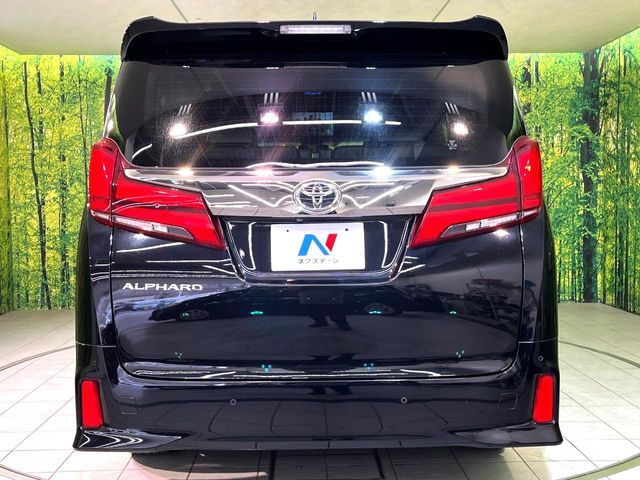 安心の最長10年・走行無制限保証（有償）をご用意。保証内容も充実はもちろん、無料点検＆オイル交換や、年中無休の全国・24時間ロードサービスも付帯されておりますのでご安心下さい。