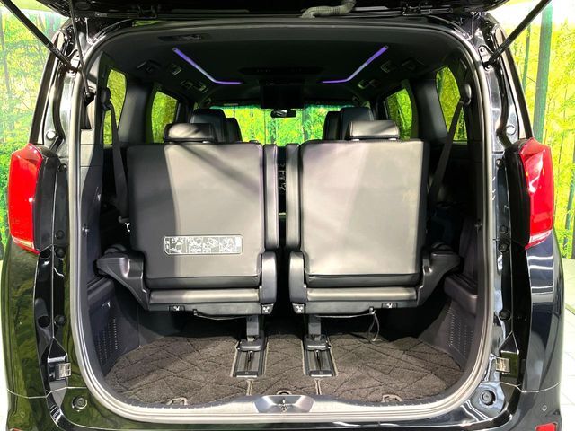 普段のお買い物や通勤、送迎等に十分な荷室スペースを確保しております。セカンドシートを倒すと、大きな荷物の積載も可能です♪