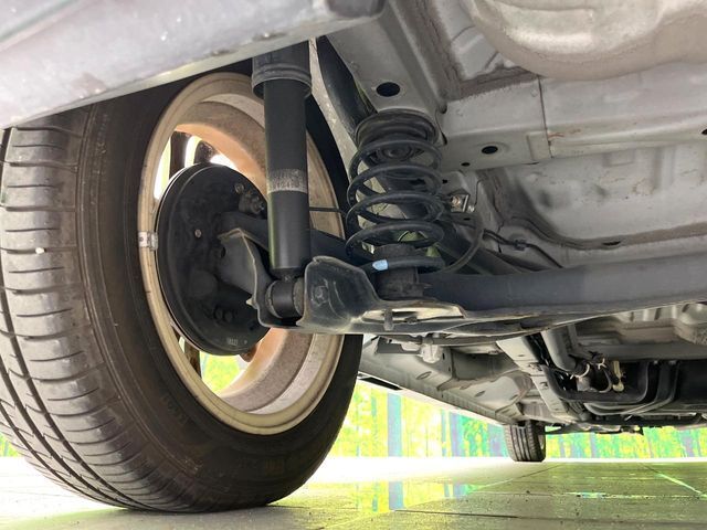お車を安心してお乗りいただく為には、足回りの定期点検が欠かせません。サービスサポート（有償保証）では無料点検もご提供しており、安心のカーライフをお過ごしいただけるサポート体制が整っています。