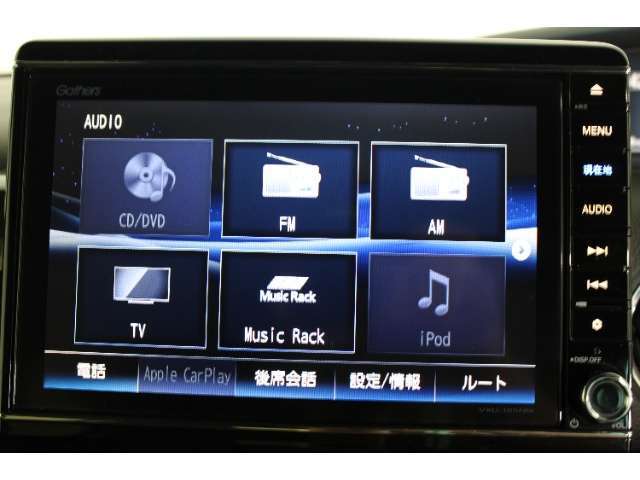 ホンダ純正ナビなのでダッシュボードにスッキリと収まっています。土地勘の無い所でも迷わず安心ですね！AVも色いろ視聴出来るのでドライブも楽しくなります！