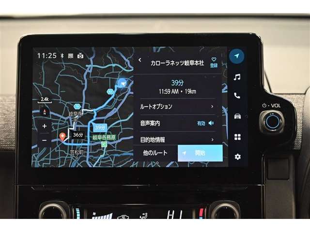 ディスプレイオーディオを装備。スマホとクルマをつなぐことで、これまでのナビに加えて、いろんなサービスが楽しめます。