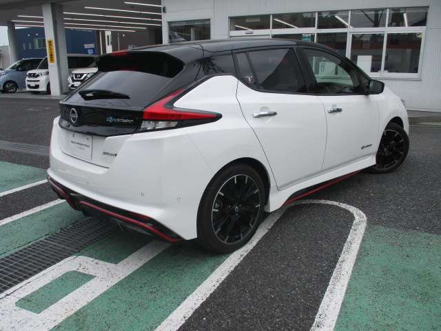 車検整備費用込み！全国納車可能ですのでお気軽にお問い合わせ下さい♪お電話＆E-Mailお待ちしております。クレジット最長6年(72回)や自動車保険、各種ボディコーティング、部品取付も取り扱っております。