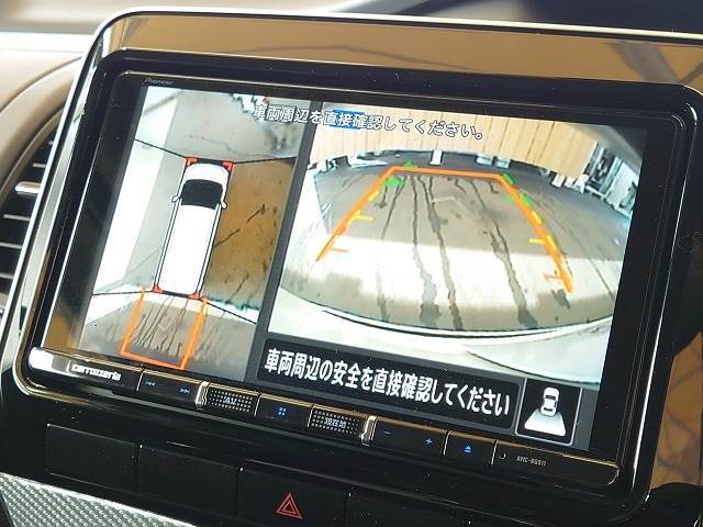 【アラウンドビューモニター】を装備しております。全周囲カメラで危険察知。狭い駐車場でも安心して駐車できますね。