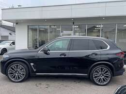 BMW Premium Selectionでは、最長4年間の走行距離無制限保証をご用意。保証対象箇所に不具合が生じた場合、無償修理をご提供いたします。充実の保証で、BMW認定中古車ならではの安心をお届けいたします。