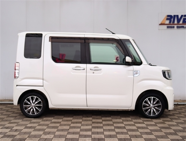 神奈川でお車を探すなら リバーサイド 。当店では在庫数800台展示中となります。残価設定型ゴジュッパローンをメインで販売しており月々のお支払いをお安く高年式車を乗りたい方へ是非ご検討ください。