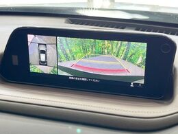 【360°ビューモニター】専用のカメラにより、上から見下ろしたような視点で360度クルマの周囲を確認することができます☆死角部分も確認しやすく、狭い場所での切り返しや駐車もスムーズに行えます。